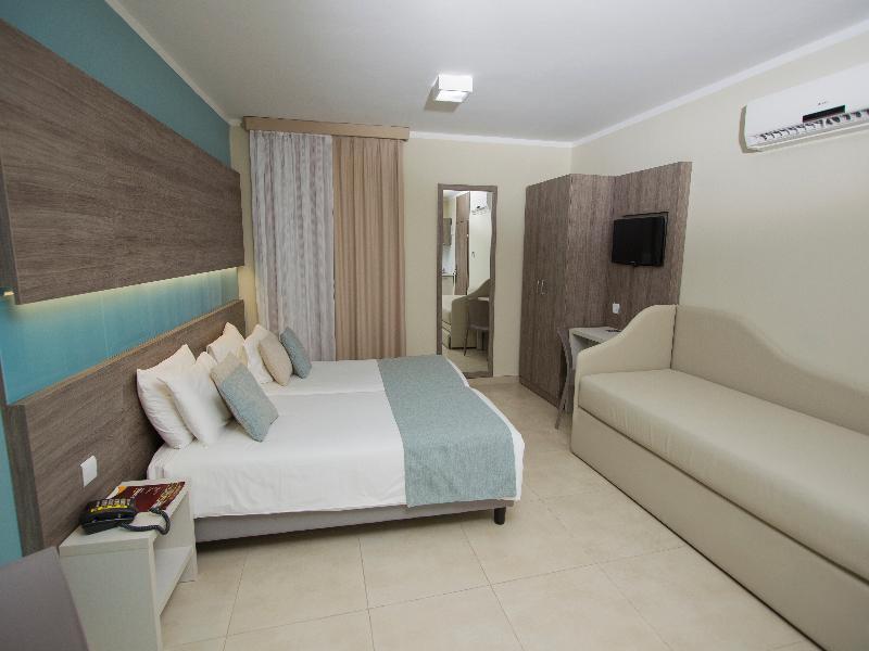 Strand Suites By Neu Collective Gzira Esterno foto