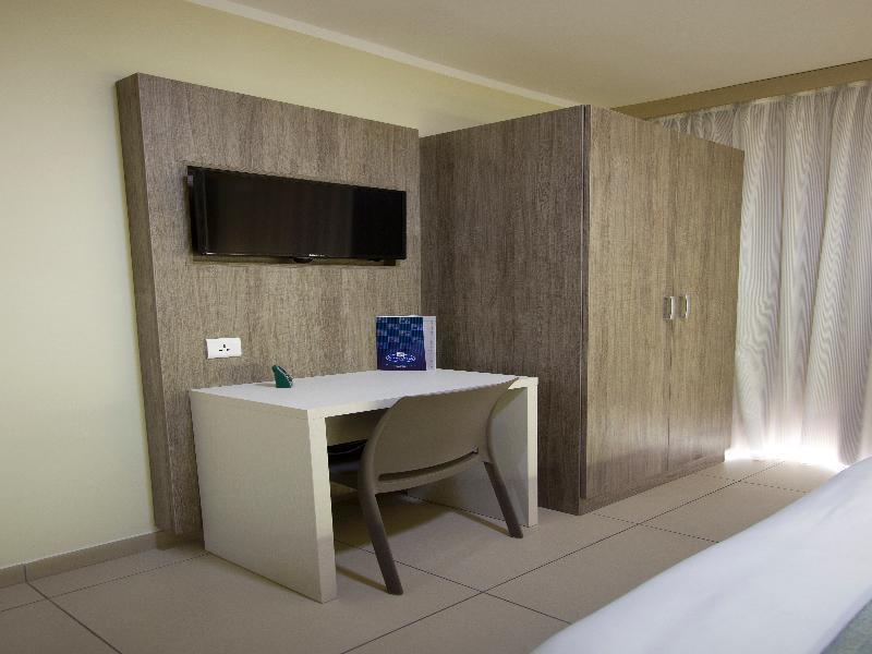 Strand Suites By Neu Collective Gzira Esterno foto